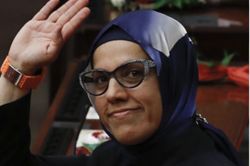 Milletvekili Kavakçı o başörtüsüyle yemin etti