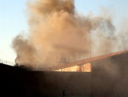 Adana ve Gaziantep Cezaevlerinde de Yangın!