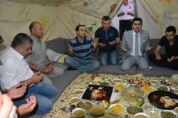 Ceylanpınar Kaymakamı mültecilerle iftarını açtı