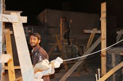 İnşaat işçileri oruç tutabilmek için gece çalışıyor-video-foto