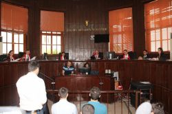 'Mahkemelerdeki ‘Oturma Düzeni’ eşitlikçi bir temelde değiştirilmelidir'