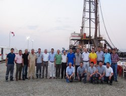 Batman Valisi petrol kulesinde incelemelerde bulundu