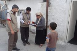 Avrupa Yetim-Der ‘den  fakir ailelere yardım çeki