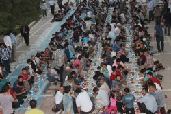 Vanlılar ümmet sofasında buluştu