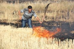 İtfaiyenin yapmadığı işi vatandaşlar yaptı