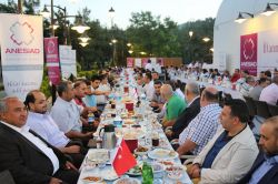 ANESİAD'dan esnafa iftar