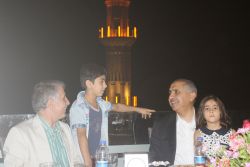 Her yetim çocuğa bir bisiklet