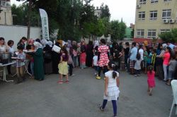 İHH Mersin’de yetimlere iftar verdi