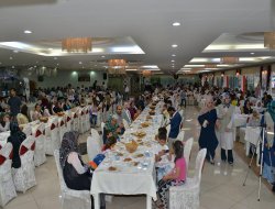 Vanlı yetimler İHH'nın iftar sofrasında buluştu