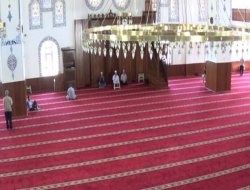 Demirel için Van'da verilen Mevlide kimse katılmadı