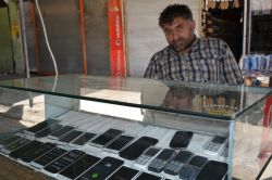 Batmanlı telefonculardan ikinci el cihaz uyarısı