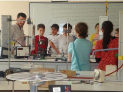 9 Yaşında Üniversite'de Nanoteknoloji Eğitimi Alıyorlar