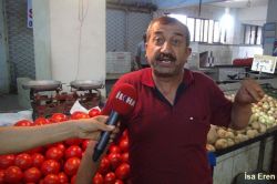 Sebzeci esnafı korsan satıcılara isyan ediyor