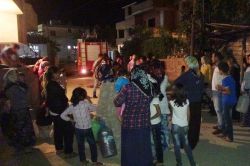 Mahalleli itfaiye rehin aldı