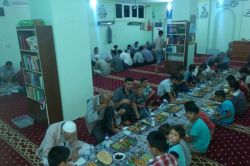 Din görevlilerinden cami cemaatine iftar yemeği