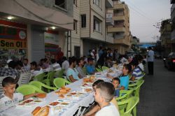 Mekteb Der öğrencilerle iftarda buluştu