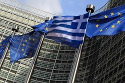 Yunanistan AB ile anlaştı