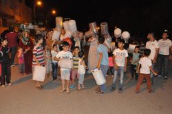 Su kesintisine isyan eden halk, yolu trafiğe kapattı