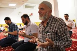 Avrupa’da Kadir Gecesi coşkusu