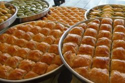 Gaziantepli baklavacılar gece gündüz demeden çalışıyor