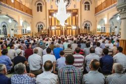 Gaziantep’te son teravih namazında da camiler doldu