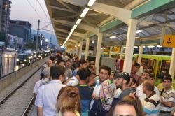Metro arızası halkı mağdur etti