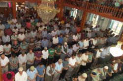 Kâhtalılar bayram namazına akın etti