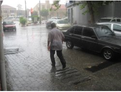 Tarsus'ta Yağmur Hem Serinletti Hem de Olumsuz Etkiledi