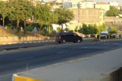 Çınar'da kavşaksız Hastane yolu tehlike saçıyor