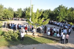 Batmanlılar, salavat ve tekbirler eşliğinde bayramlaştı foto