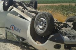 Çınar'da Elektrik arızasını onarmaya giden DEDAŞ ekibi kaza yaptı