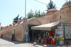 Adana'da tarihi yapılar işgal altında video foto