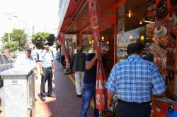 Tarsus zabıtasından kaldırım denetimi