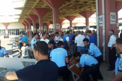 Adana Otogarı’nda seyyar satıcılara baskın