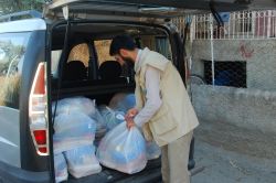 Mustazaflar Cemiyeti Tarsus'ta Ramazan Ayında 425 aileye yarımda bulundu video foto