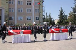 İki polis memuru için tören düzenlendi