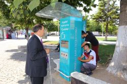 Bedensel engellilerin kullandığı şarj cihazının kablolarını kestiler