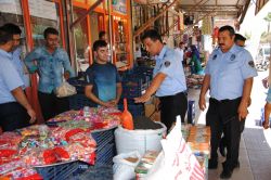 Kaldırımı işgal edenlere yasal işlem başlatılacak