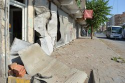 Cizre’de PKK saldırılarında esnaf zarar gördü video foto