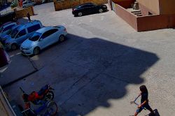 Diyarbakır’da hırsızlar bisikleti çalarken kameraya yakalandı video foto