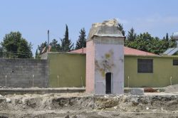 Kozan’da yıkılma tehlikesi bulunan cami yeniden yapılıyor