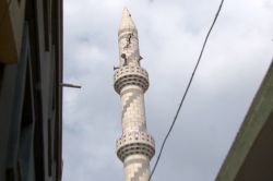 Yıldırımın hasar verdiği minare yeniden yapılacak