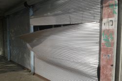 Polise roketatarlı saldırıda yine esnaf zarar gördü