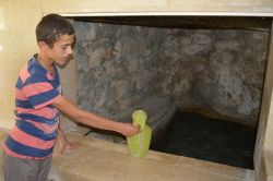 Asırlık kaynak suyu akmaya devam ediyor