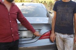 Yol kesen PKK'liler sivil aracı taradı