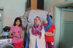 Anne ile çocuklarının yaşam mücadelesi yürek burkuyor