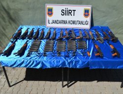 Siirt’te çok sayıda kalaşnikof ele geçirildi