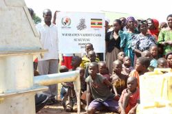 Wiesbaden Vahdet Camii Uganda’da su kuyusu açtırdı