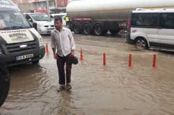 Silopi'de sağanak yağış hayatı olumsuz etkiledi foto