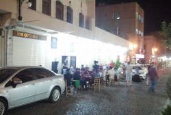 Kaldırımları işgal ede kahveciler neden uyarılmıyor?